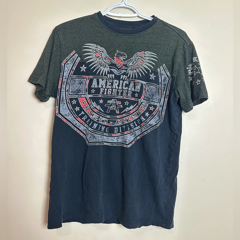 American Fighter Black Short Sleeve Tee with Star Designs szie S